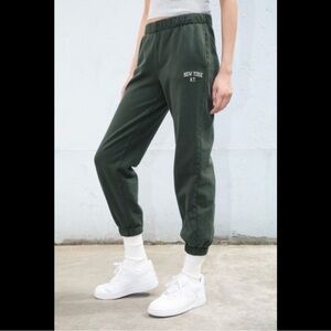 Brandy Melville New York Embroidered Rosa Sweatpants